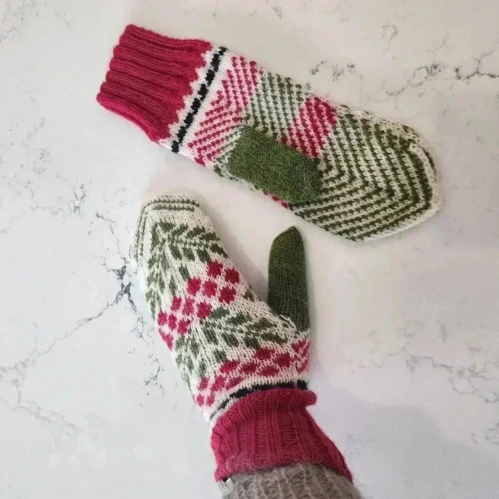 Alpaca New handmade wool mittens